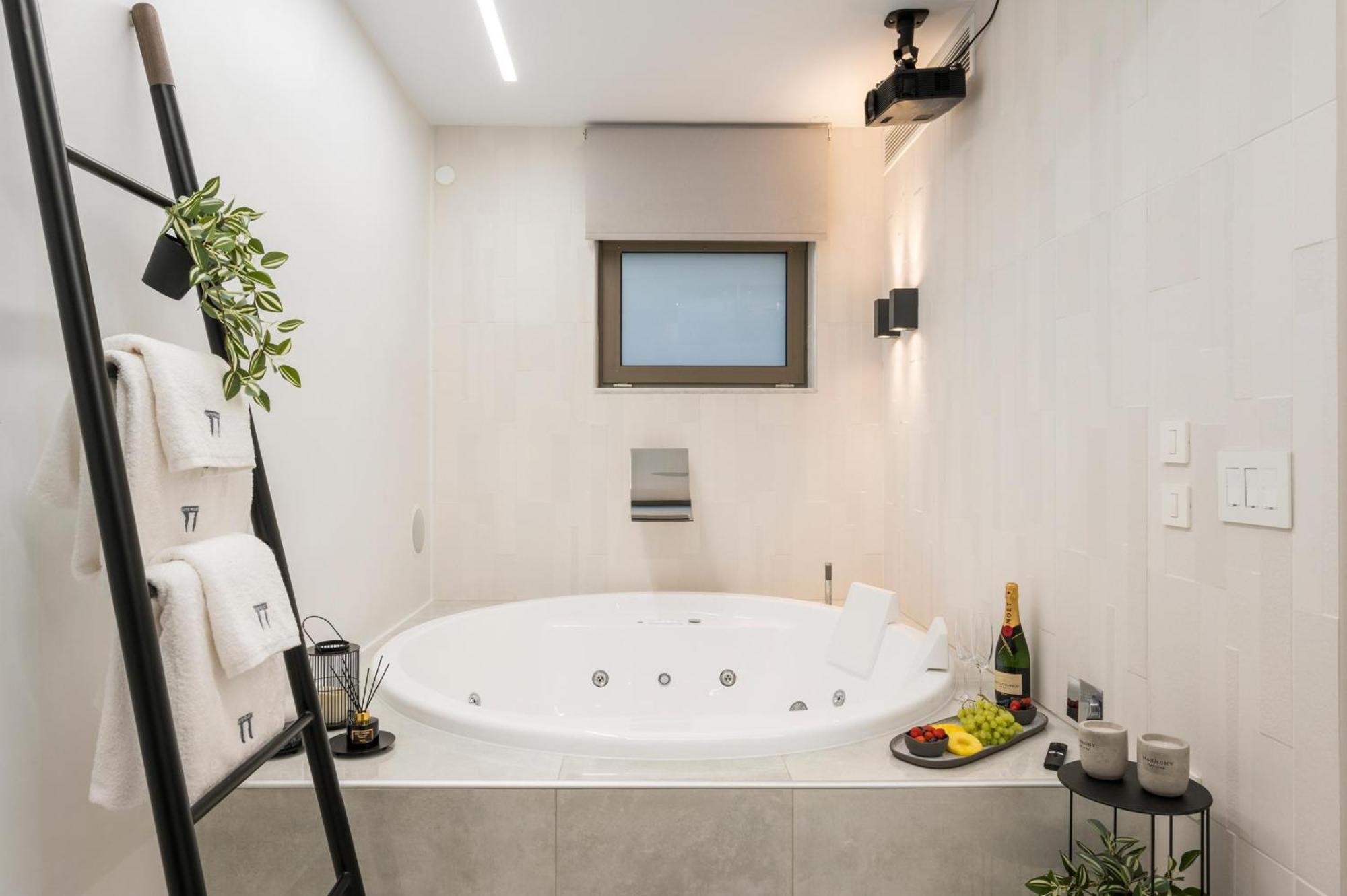 Π Suite Project: Smart Bnb Hriszí Aktí Haniá Kültér fotó